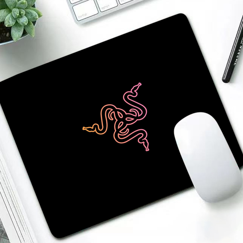 Pc Gaming Lounge - Razer Lüks Mouse Pad Anime Oyuncu